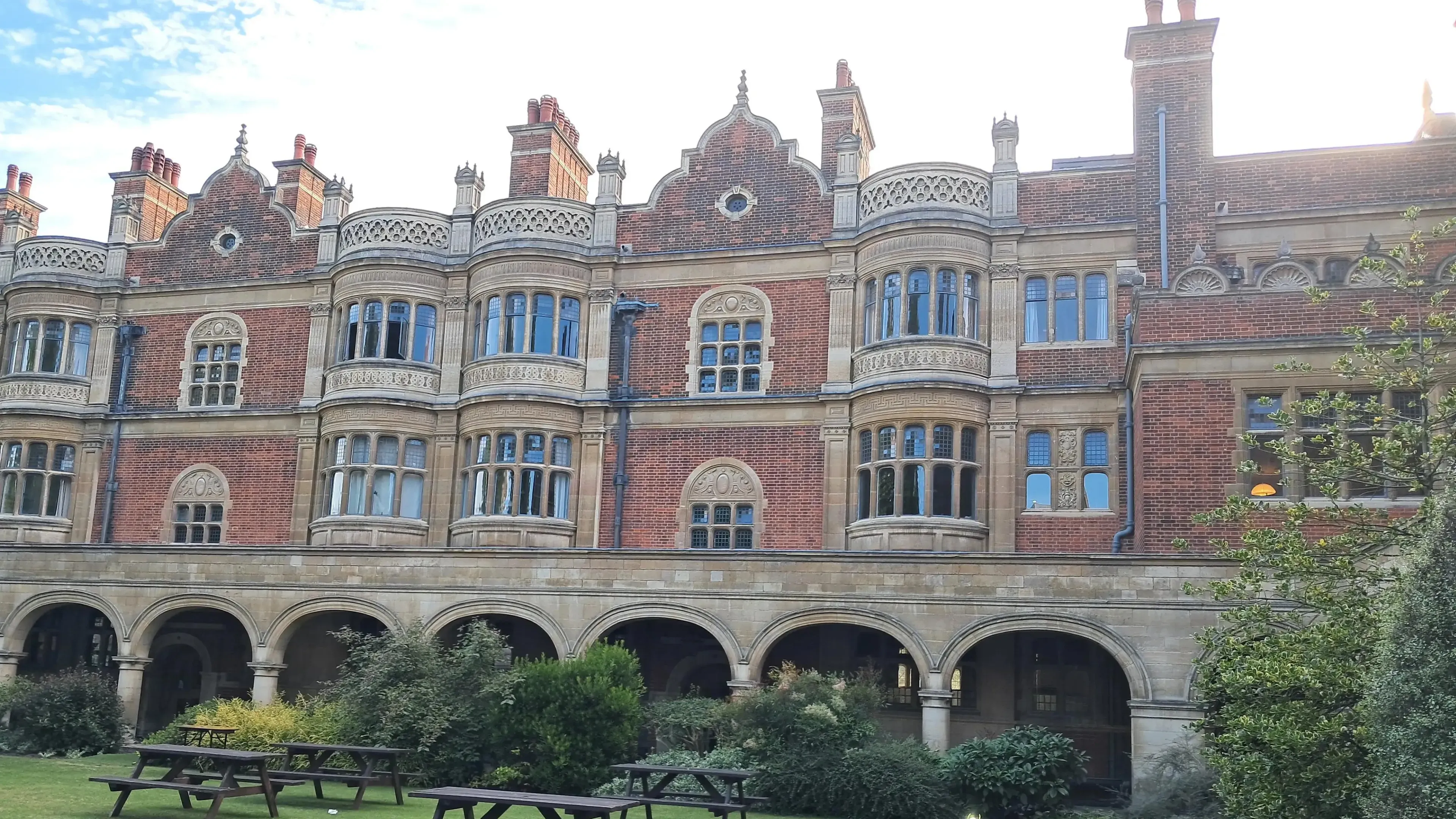 Summer School at Oxford_ Cambridge